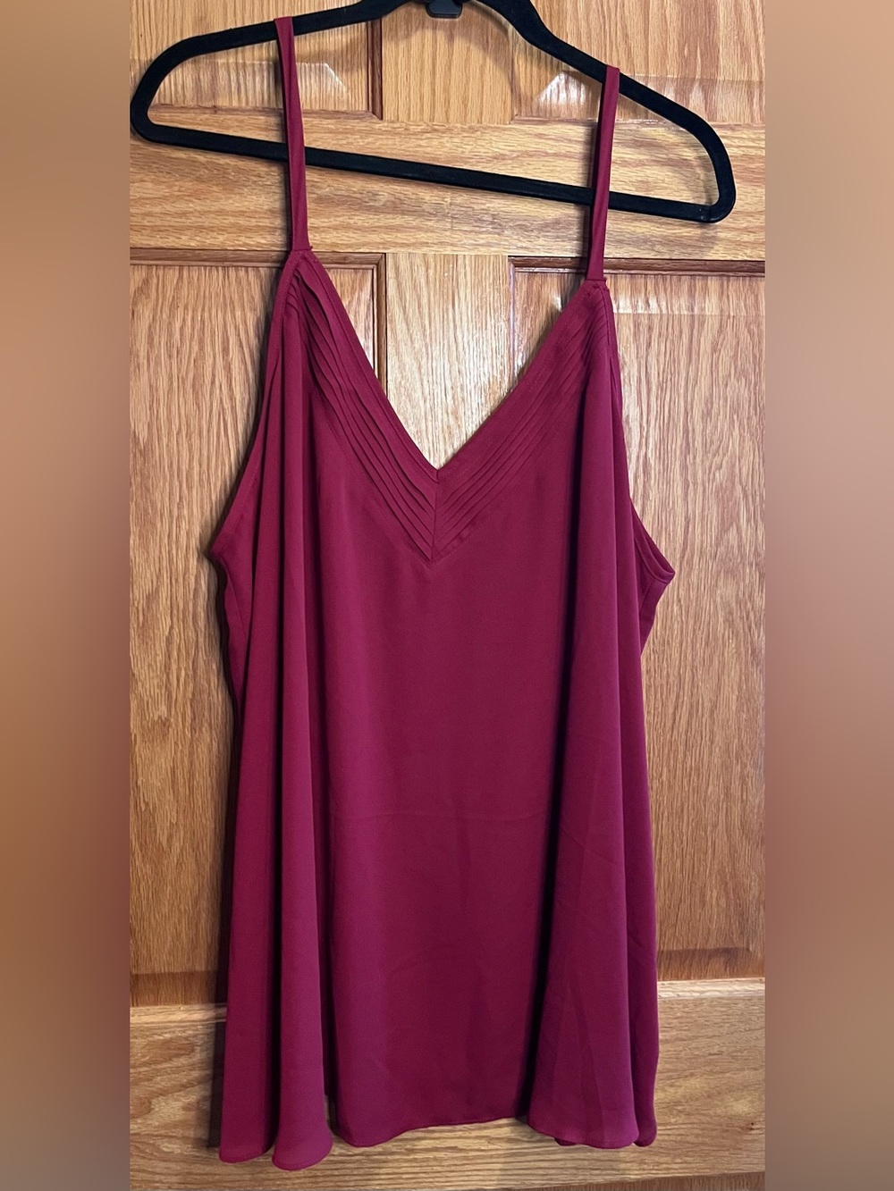 Torrid 3(3X) burgundy chiffon swing Sophie cami top with a pleated v-neckline